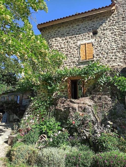 Gite Le Rocher Du Chateau De Retourtour Lamastre Kültér fotó