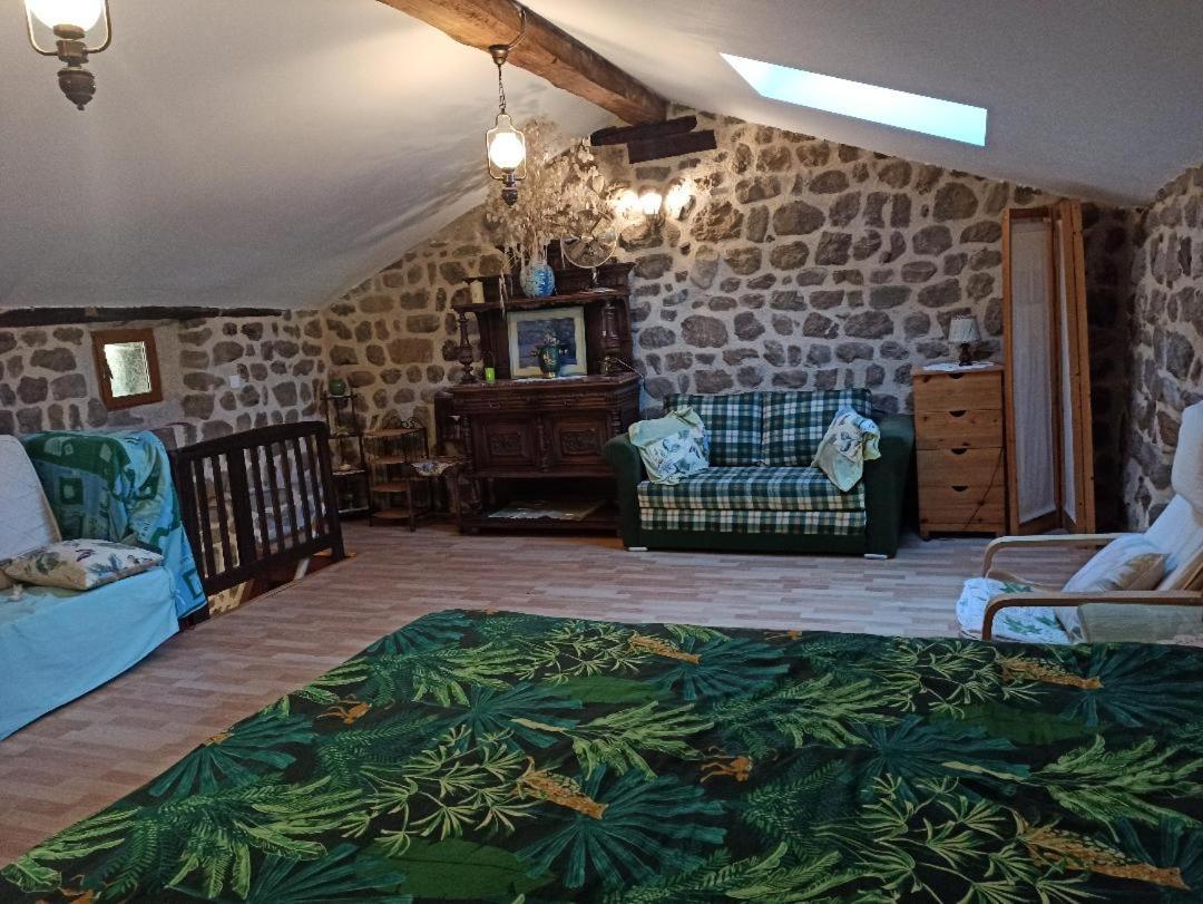 Gite Le Rocher Du Chateau De Retourtour Lamastre Kültér fotó