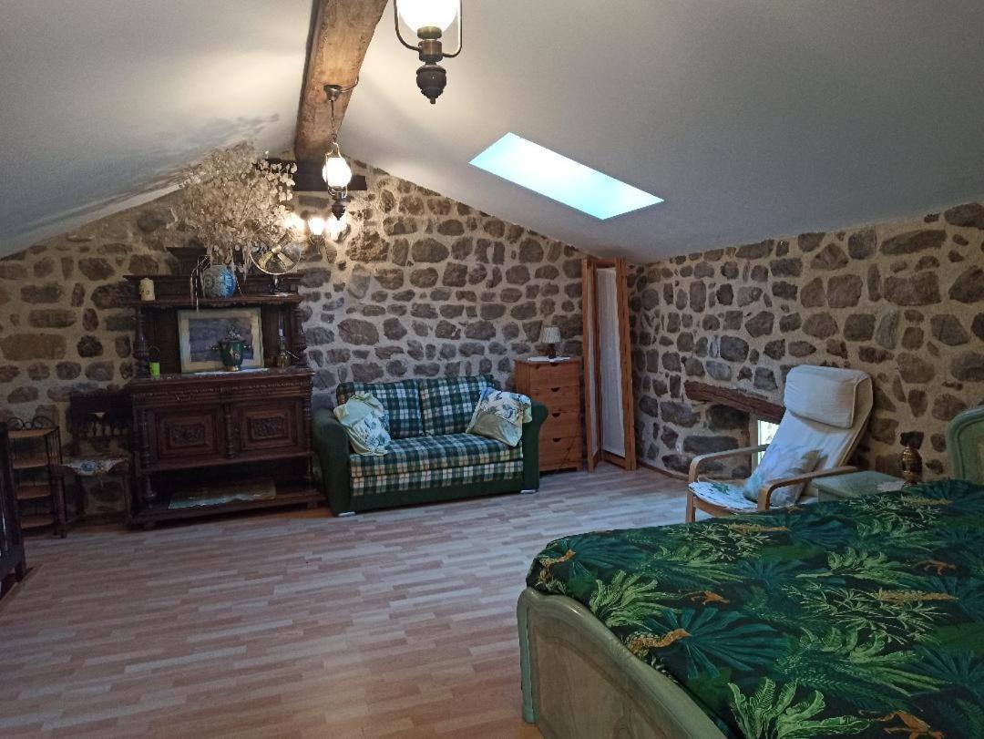 Gite Le Rocher Du Chateau De Retourtour Lamastre Kültér fotó